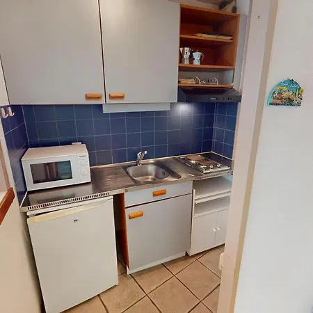 Avec Terrasse, Piscine, Proche Plages Et Commodites - Fr-1-196-355