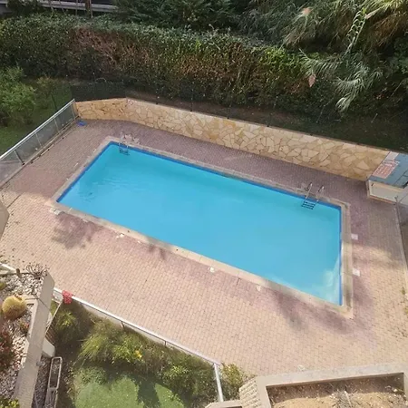Avec Terrasse, Piscine, Proche Plages Et Commodites - Fr-1-196-355 *